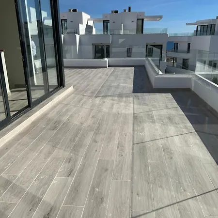 Dom wakacyjny House Close To With Shared Pool