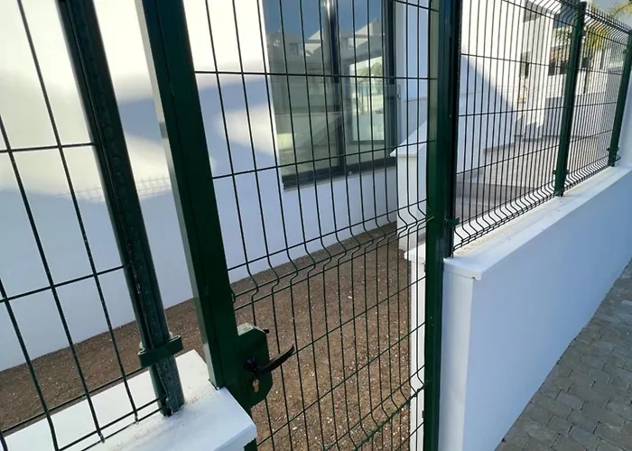 House Close To With Shared Pool * フエンヒロラ