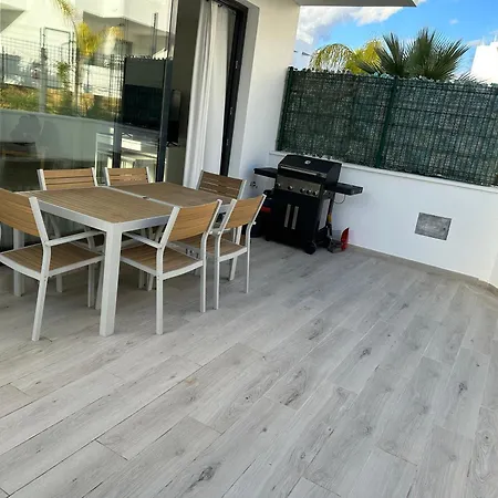 Σπίτι διακοπών House Close To With Shared Pool *