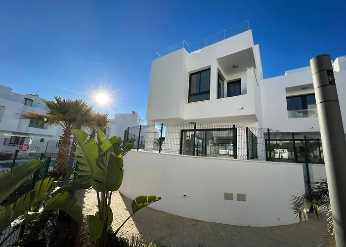 House Close To With Shared Pool Fuengirola