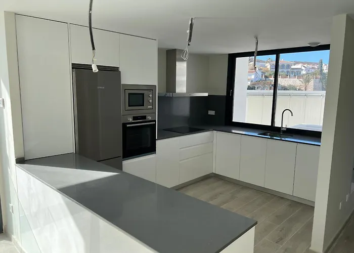 House Close To With Shared Pool Holiday home