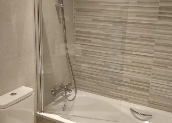 Hébergement de vacances House Close To With Shared Pool